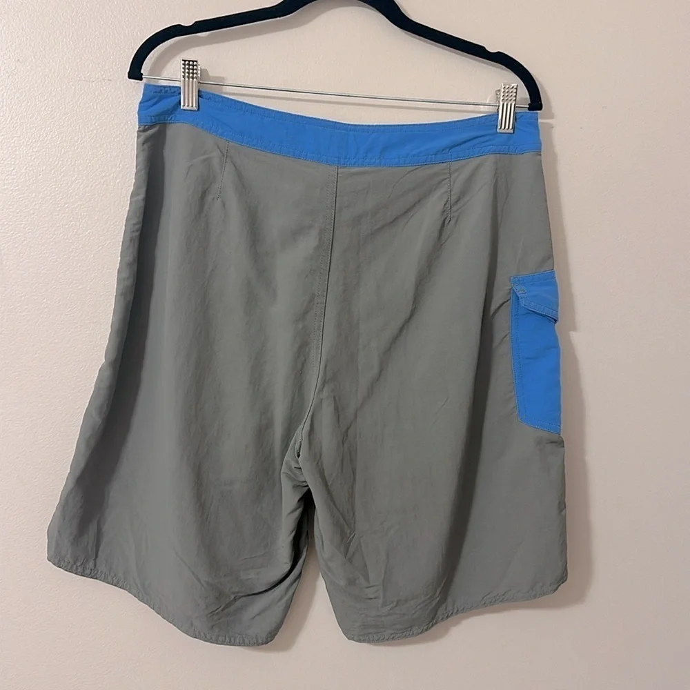 Patagonia Men’s Patch Pocket Wavefarer  Boardshorts 20'' Size 33